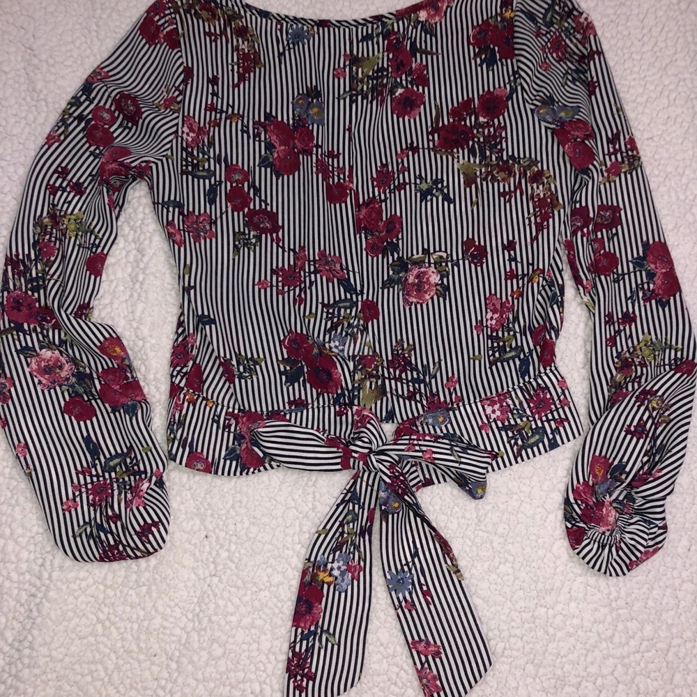 Puff sleeve top - Picture 3 of 3
